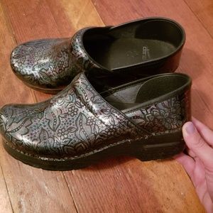 Dansko clog size 38